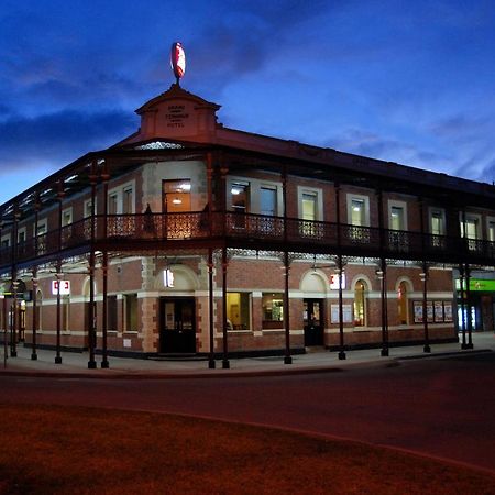 Grand Terminus Hotel Bairnsdale Esterno foto